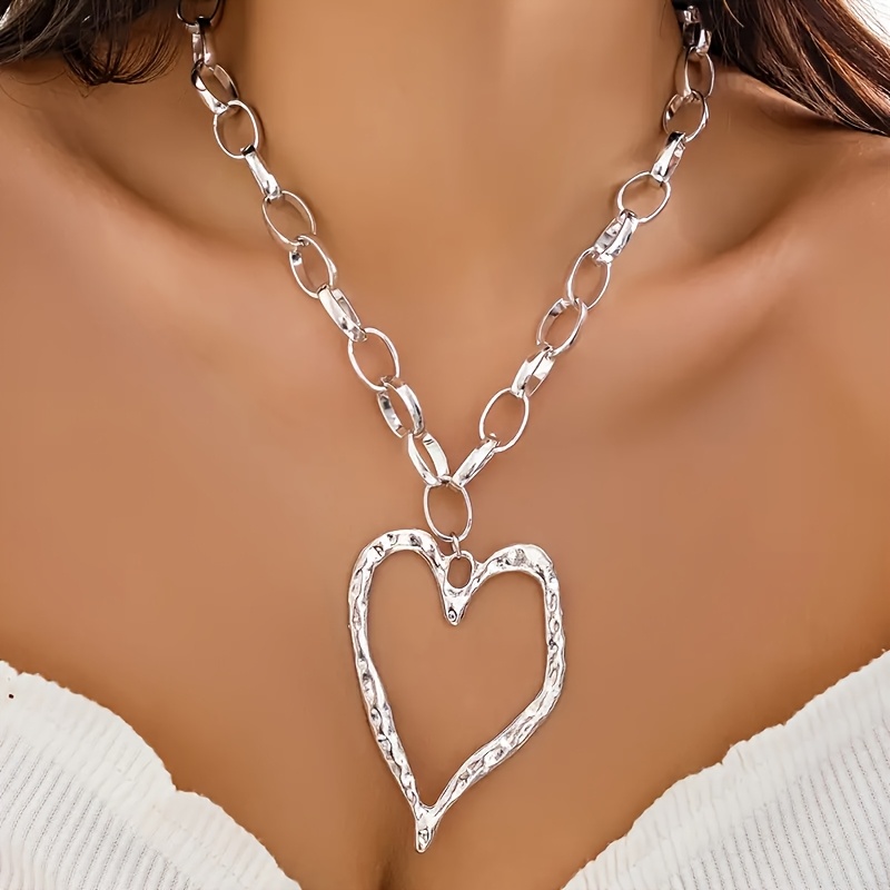 

A Heart-shaped Chain Necklace, A 's Day Gift For Ladies To Give To Women.