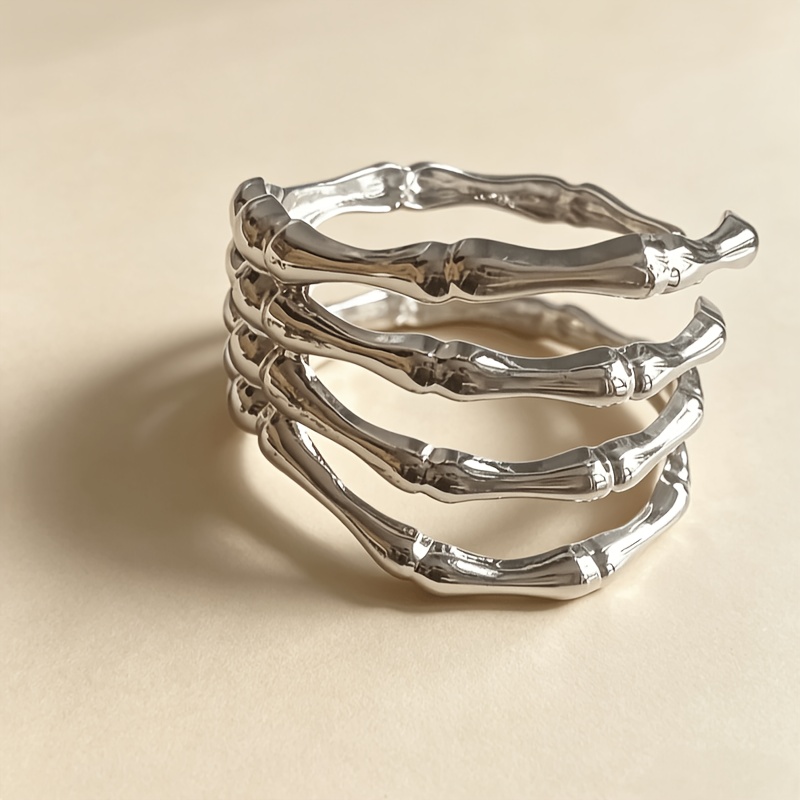 TEMU A Hollowed Out Retro Skull Claw Bracelet Suitable For Men And Women