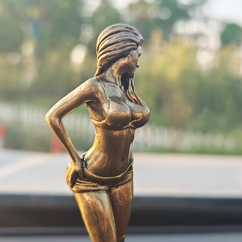 1pc Handcrafted Traditional Figurine Mardi Gras Collectible Statue Versatile Decor for Office Home Display Ideal for Bathroom Kitchen Living Room Bedroom Prayer Room Christmas