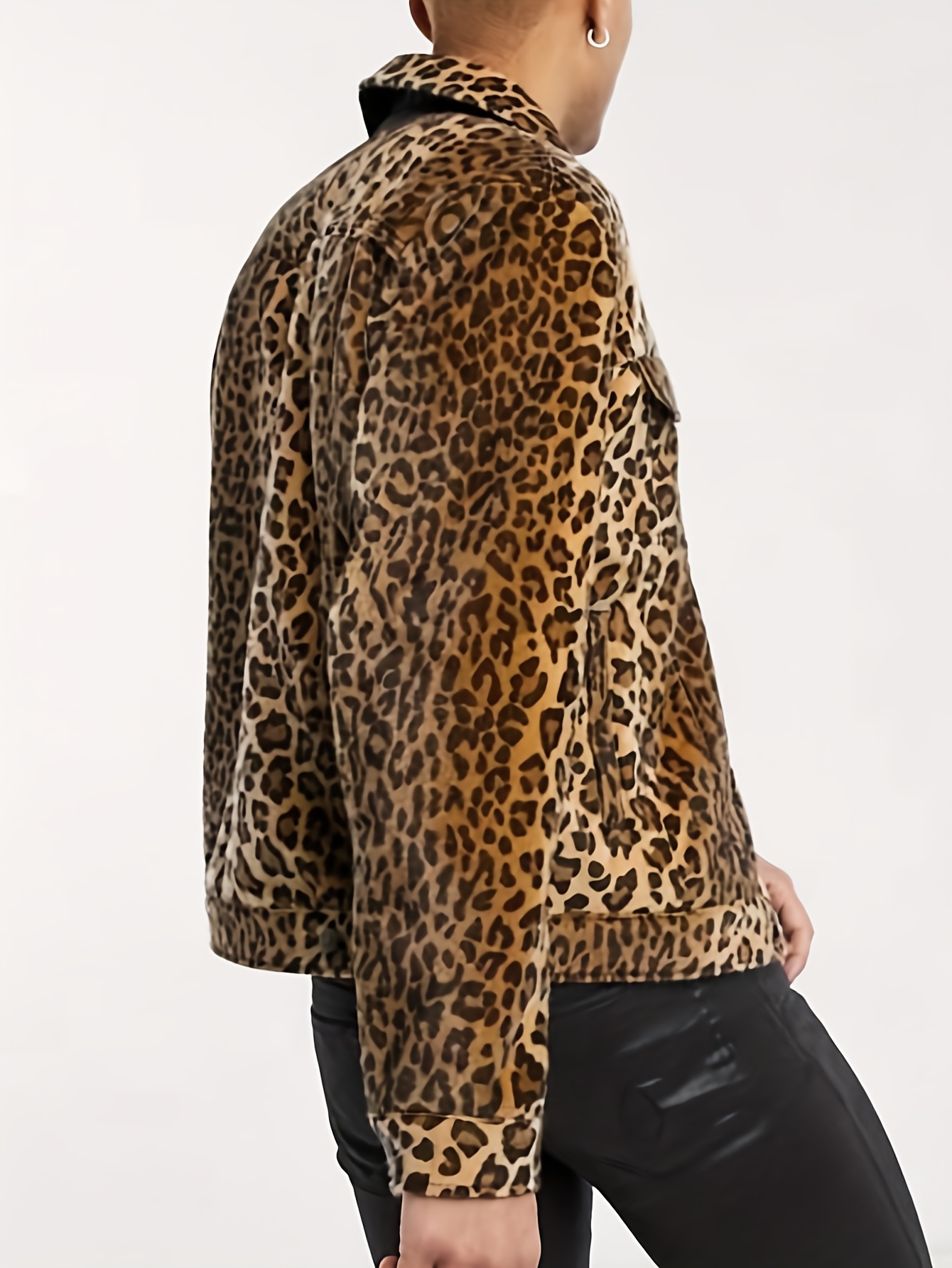 Men's Slim-Fit Heavy-Duty Denim Jacket detail