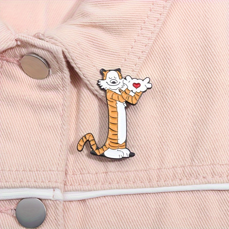 

1pc Tiger Enamel Pin, Alloy Love Gesture Brooch, Cute Badge For Hats, Backpacks, Clothing, Fashion Accessory, Ideal Gift