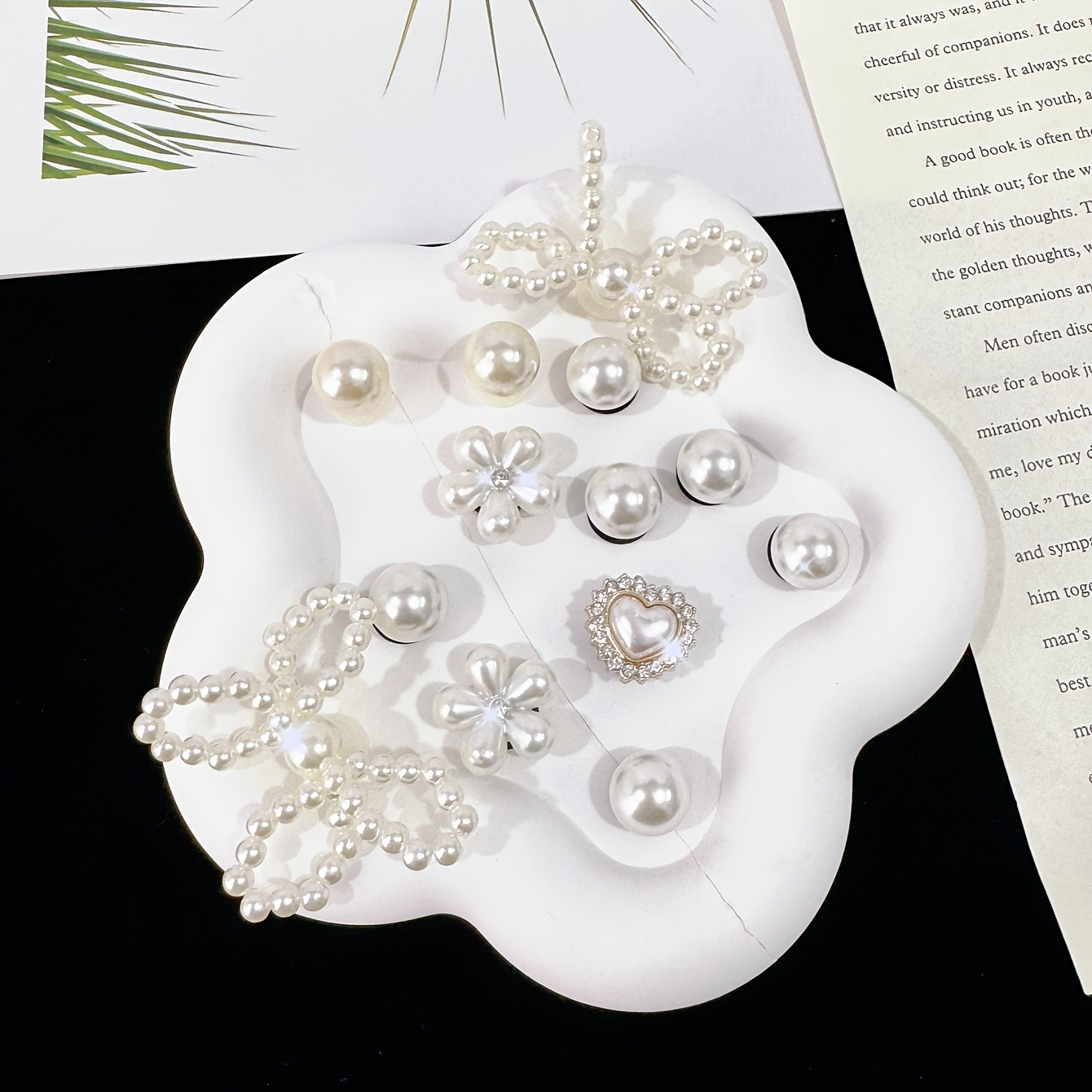 Image of 14pcs Pearl Bows Rhinestone Heart 1 Set Fashion Shoe Ornaments, Removable Shoe Flowers For Hole Shoes, Sandals, , Holiday Gifts