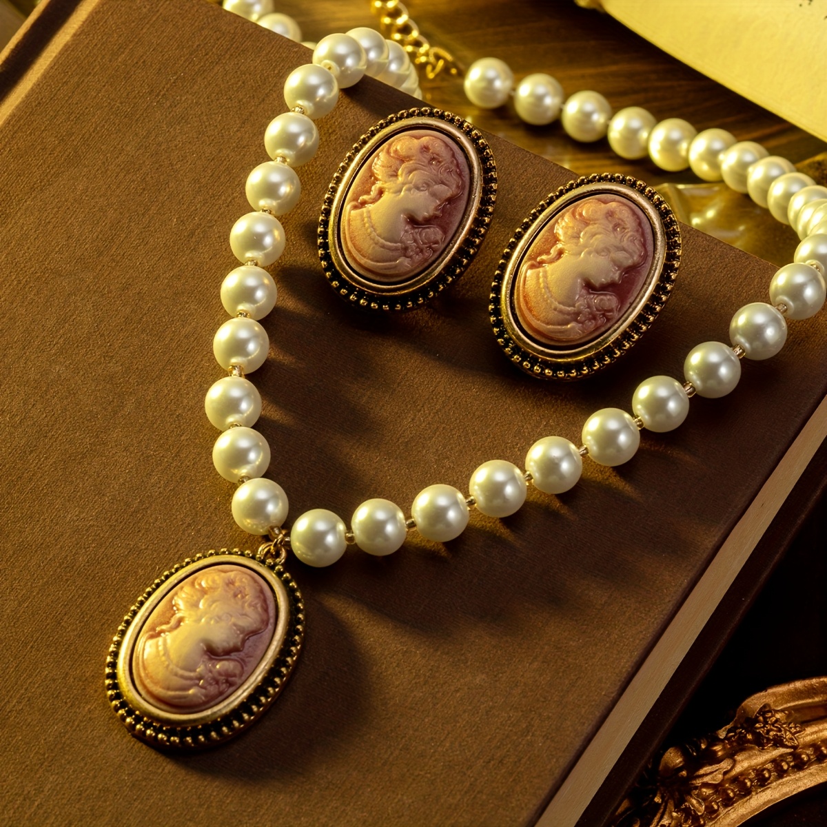 TEMU 1 Pair Of Earrings, Women's Fashion Jewelry Stud Earrings, Vintage Portrait, Court Style, Exotic Flair, Elegant And Stylish, Women's Classical Ethnic Classic Earrings