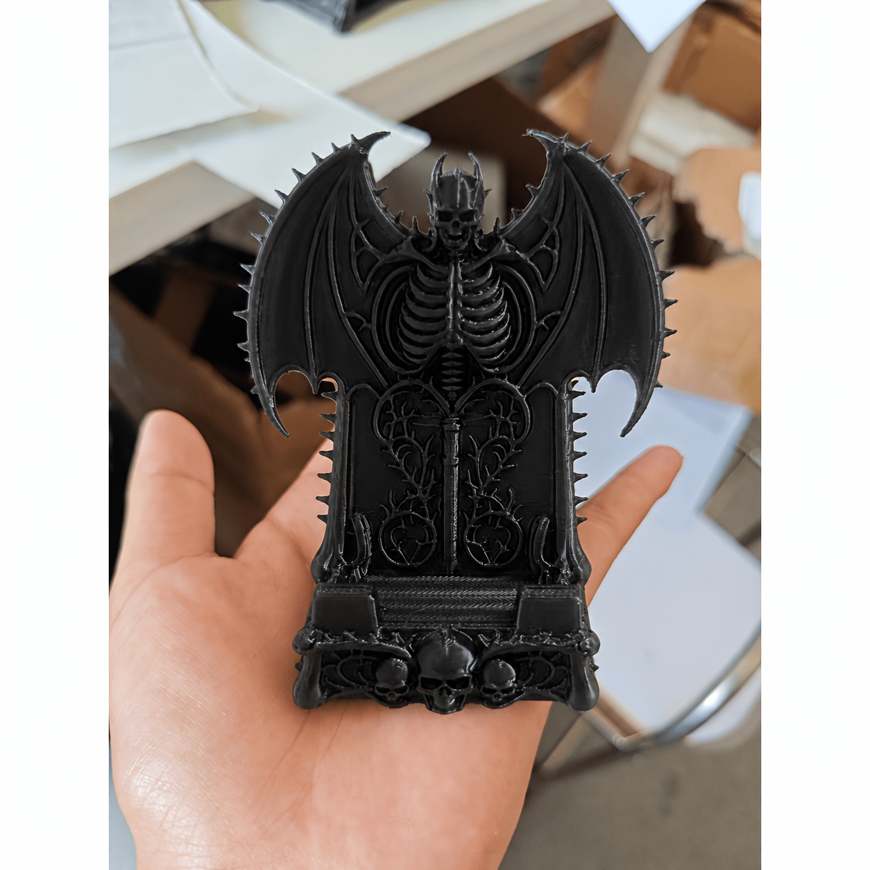TEMU Support Téléphone Gothique Chauve-Souris Crâne, Support Téléphone Squelette Imprimé en 3D, Organisateur de Bureau Dark Academia Tendance, Cadeau