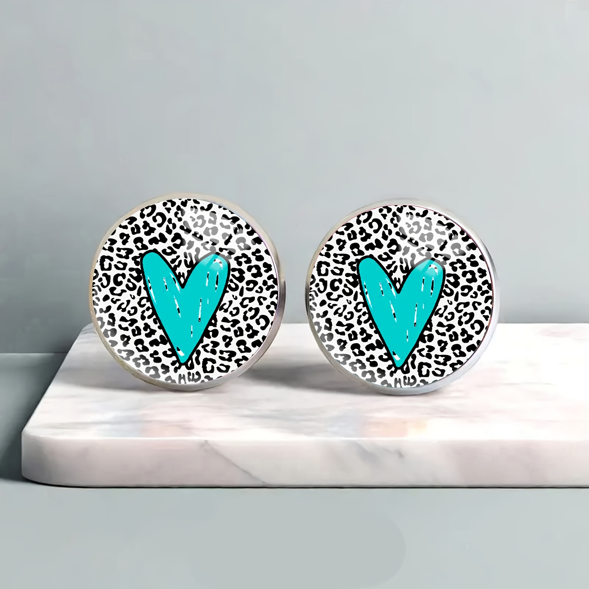 1 Pair Of Leopard Print Heart-shaped Stainless Steel Earrings, A Sexy And Elegant Fashion Accessory For Men And Women, Suitable For Daily Wear Or Parties, A Stylish Gift