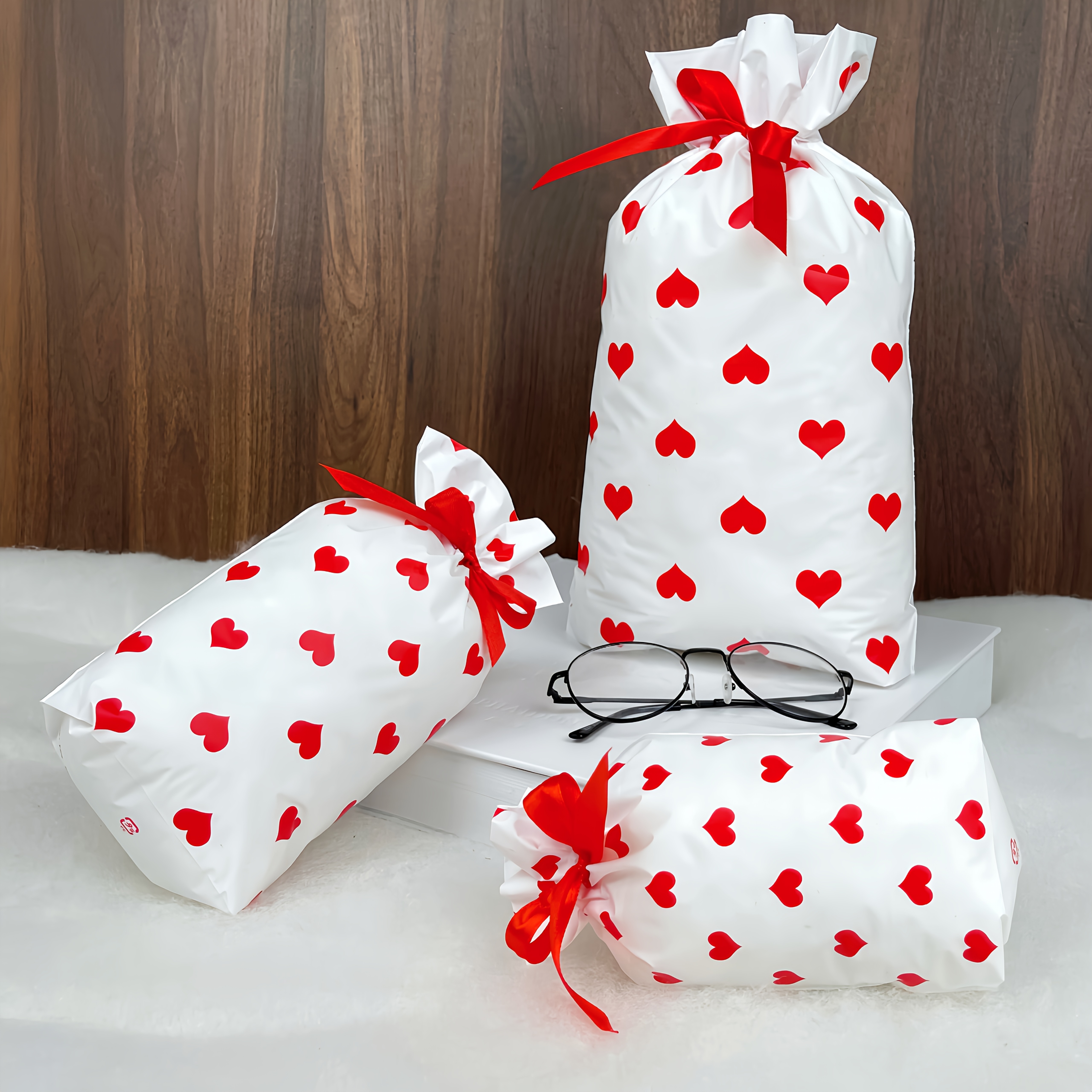 TEMU 10pcs Hearts Drawstring Gift Bags - Plastic Suitable For Wedding Favors, Shower, Valentine's Party Supplies With Drawstring Closure - Bags For