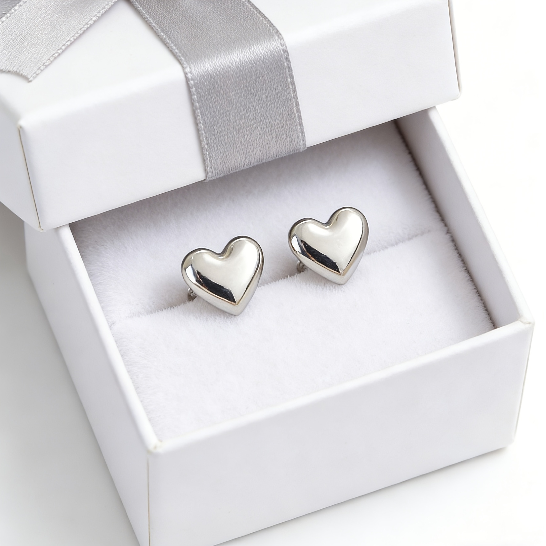 TEMU Boucles d'oreilles à clous pour femmes, motif cœur brillant, élégantes et exquises, parfaites pour , les fêtes, les réunions, , , boucles