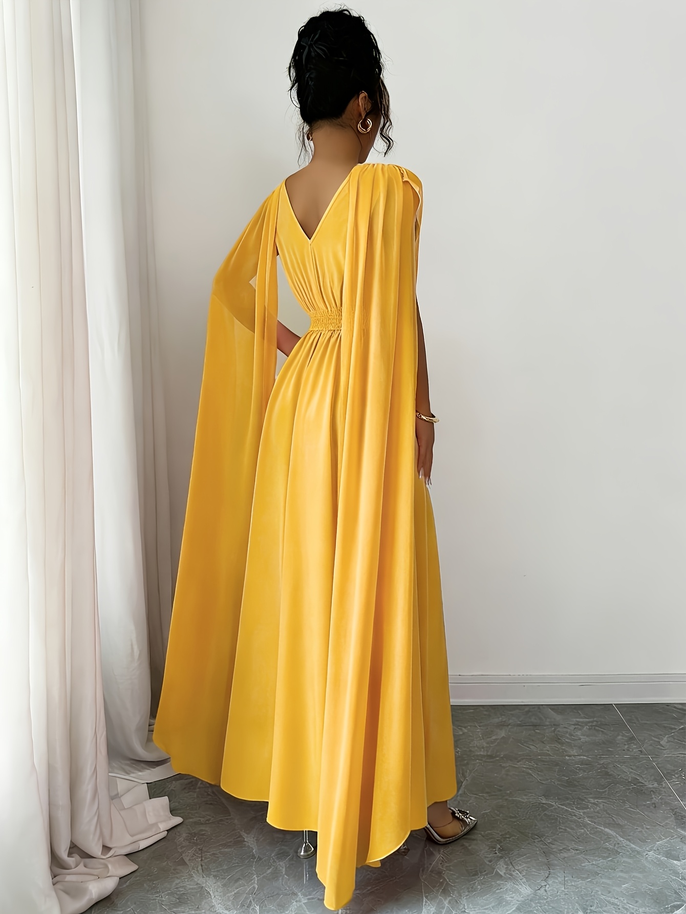 Nouveau robe plissée pour femmes, ceinture avec boucle décorative, design plissé à la taille, coupe trapèze à manches bouffantes en mousseline de soie, élégante et généreuse, idéale pour les mariages, les fêtes et les occasions décontractées