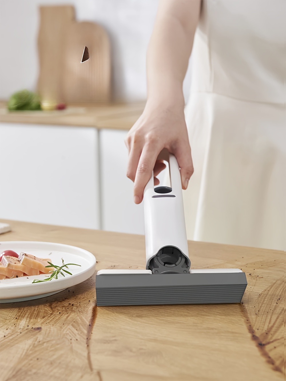 Handheld Multifunctional Cleaner, Equipped with Replaceable Mop Heads And a Hook. The Rotating Mop Head Allows for Easy And Forceful Cleaning of Gaps And Corners in Sinks, Pet Urine, And Desktop Debris. A Portable Marine Cleaning Mop/Tool.