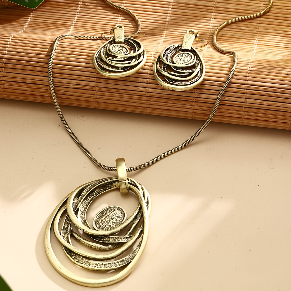 Women's Sweaters Chains Long Necklace with Tassel Decoration