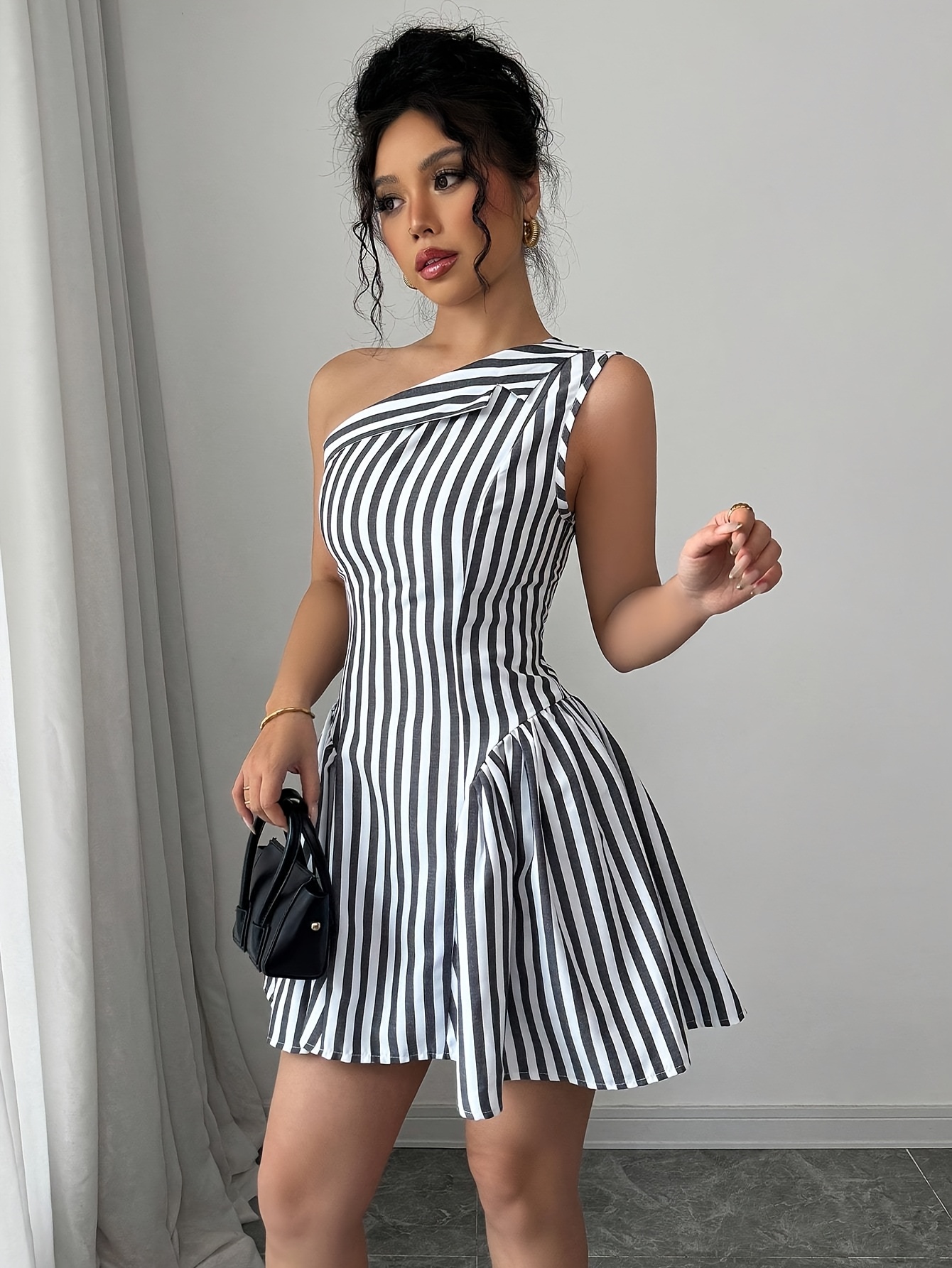 black and white striped dress off the shoulder One Maxi Black / L its regular fit ensures an easy and flattering silhouette Gregary Black Striped Off Shoulder