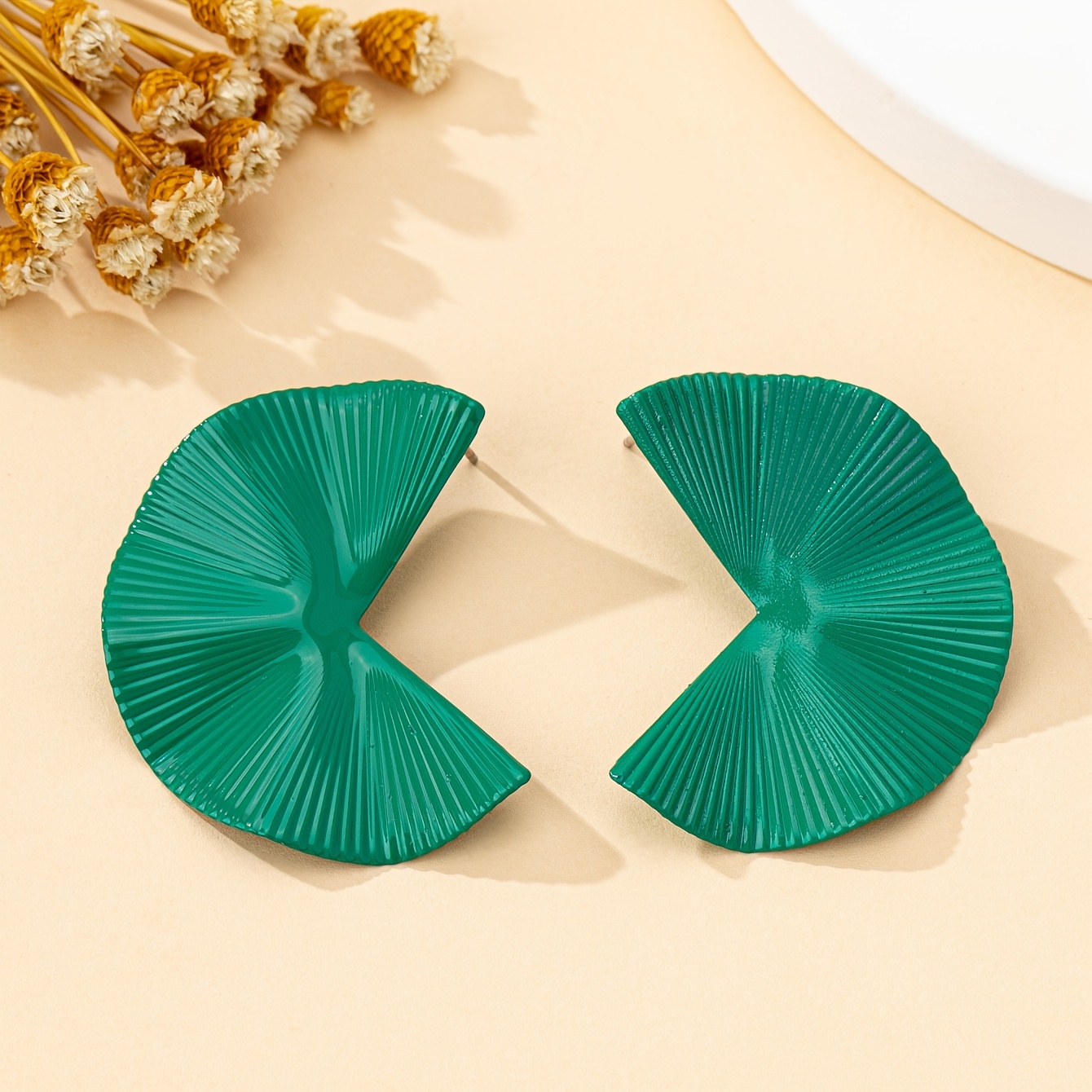 Minimalist Scalloped Stud Earrings for Everyday & Vacation Wear