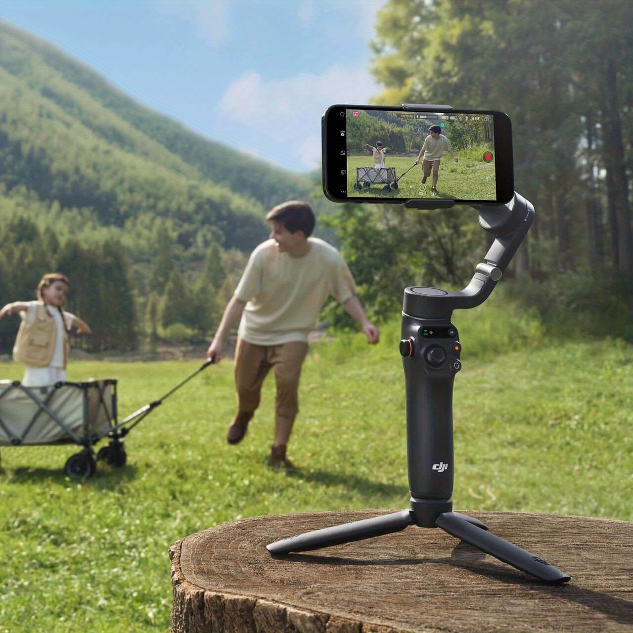 gimbal stabilizer for iphone   | 3-axis mobile phone stabilizer with integrated extension rod,  , portable and foldable, usb charging Product details 0
