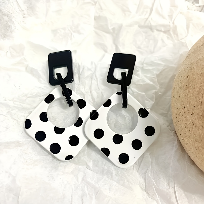 1 Pair Women's Retro Bohemian Geometric Acrylic Earrings - Black & White Polka , Lightweight Durable For Daily Wear, Vacation, Carnival - Quirky Fashion Gift, Quirky Earrings