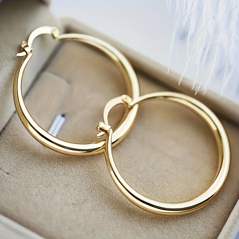 Image of 1 Pair Of Glossy Hoop Earrings - Elegant And Sensual Women's Jewelry - Casual Wear And Gifting