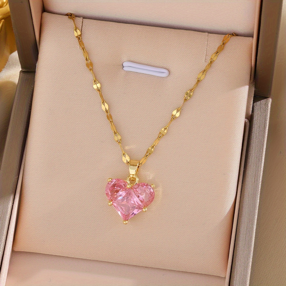  shaped pendant details 3