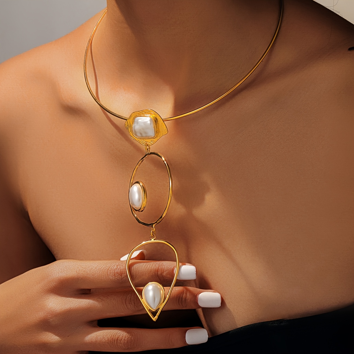 Women's Irregular Geometric Shape Collar Necklace