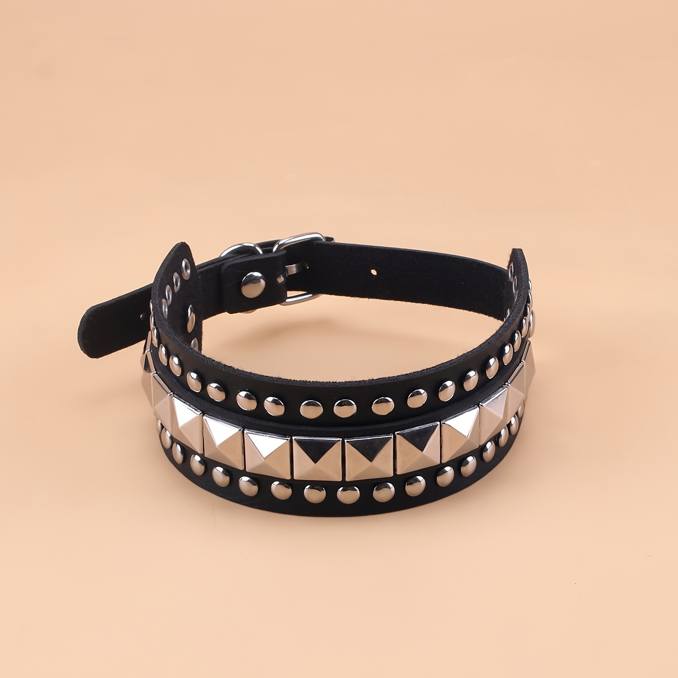 TEMU en PU de style punk avec clous carrés réglables et rivets gothiques, adaptée à un et aux Y2K