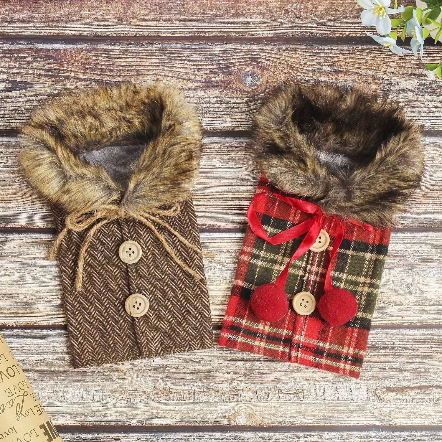 4/6pcs Valentine's Day Sweater Wine Bottle Covers Plaid Wine Bottle Clothes Wine Bottle Dress with Faux Fur Collar And Button Coat Design Wine Bottle Bags for Party Decorations