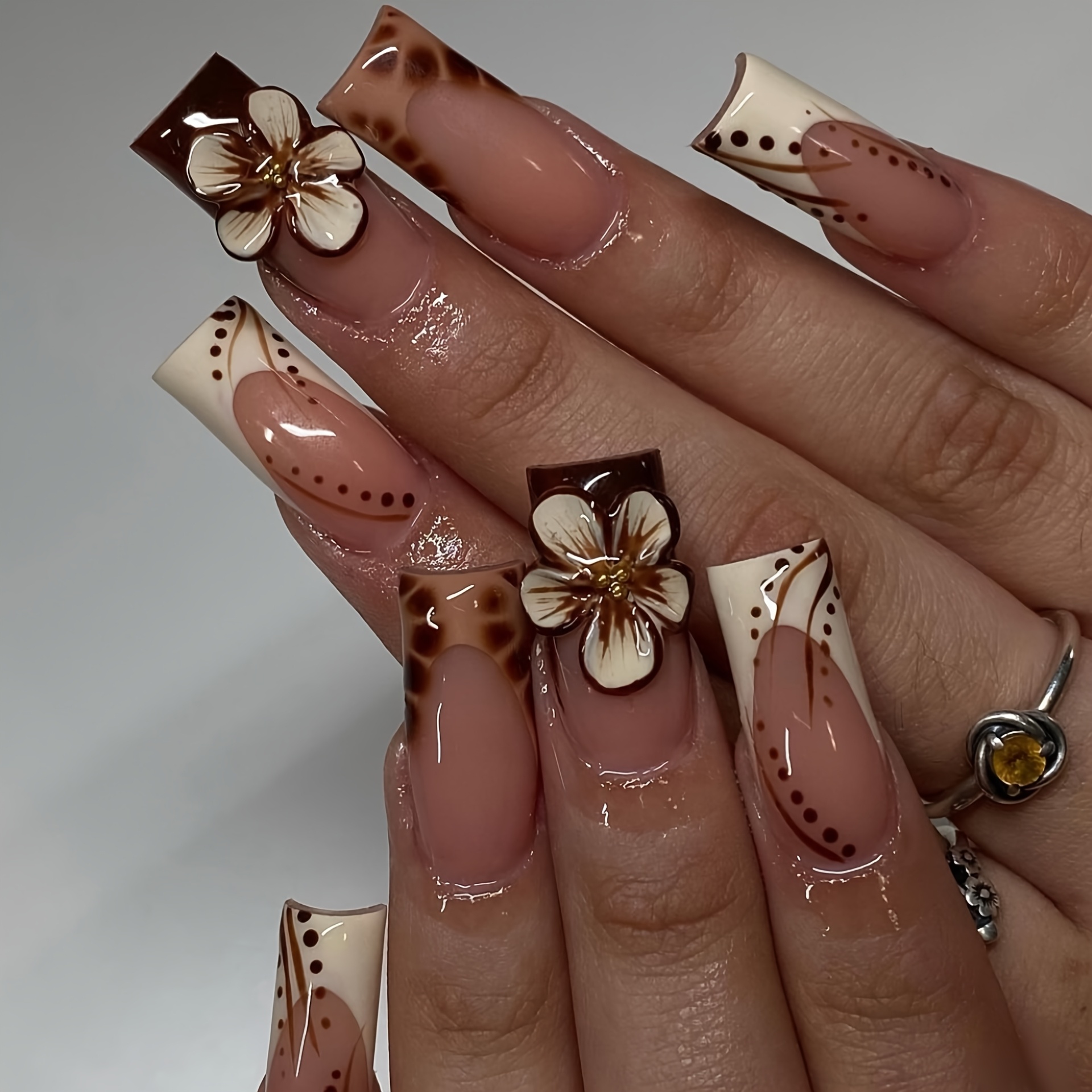 TEMU A Set Of 24pcs Of Square-shaped False Nails Featuring Elegant, Gentle Floral, Intellectual, And Beautiful Polka . Suitable For And. The Box