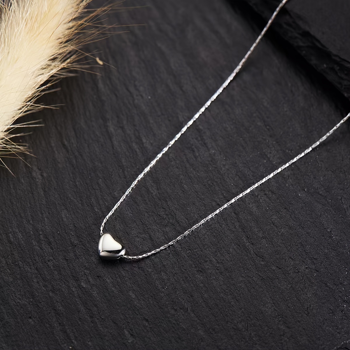 A Niche, Low-key Luxury, Exquisite Small Heart Pendant Necklace, Women' Steel Jewelry, Suitable For Women' Wear And Matching