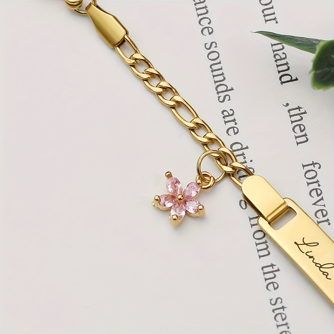 TEMU Pulsera personalizada de acero inoxidable grabada con colgante rosa, un regalo festivo para