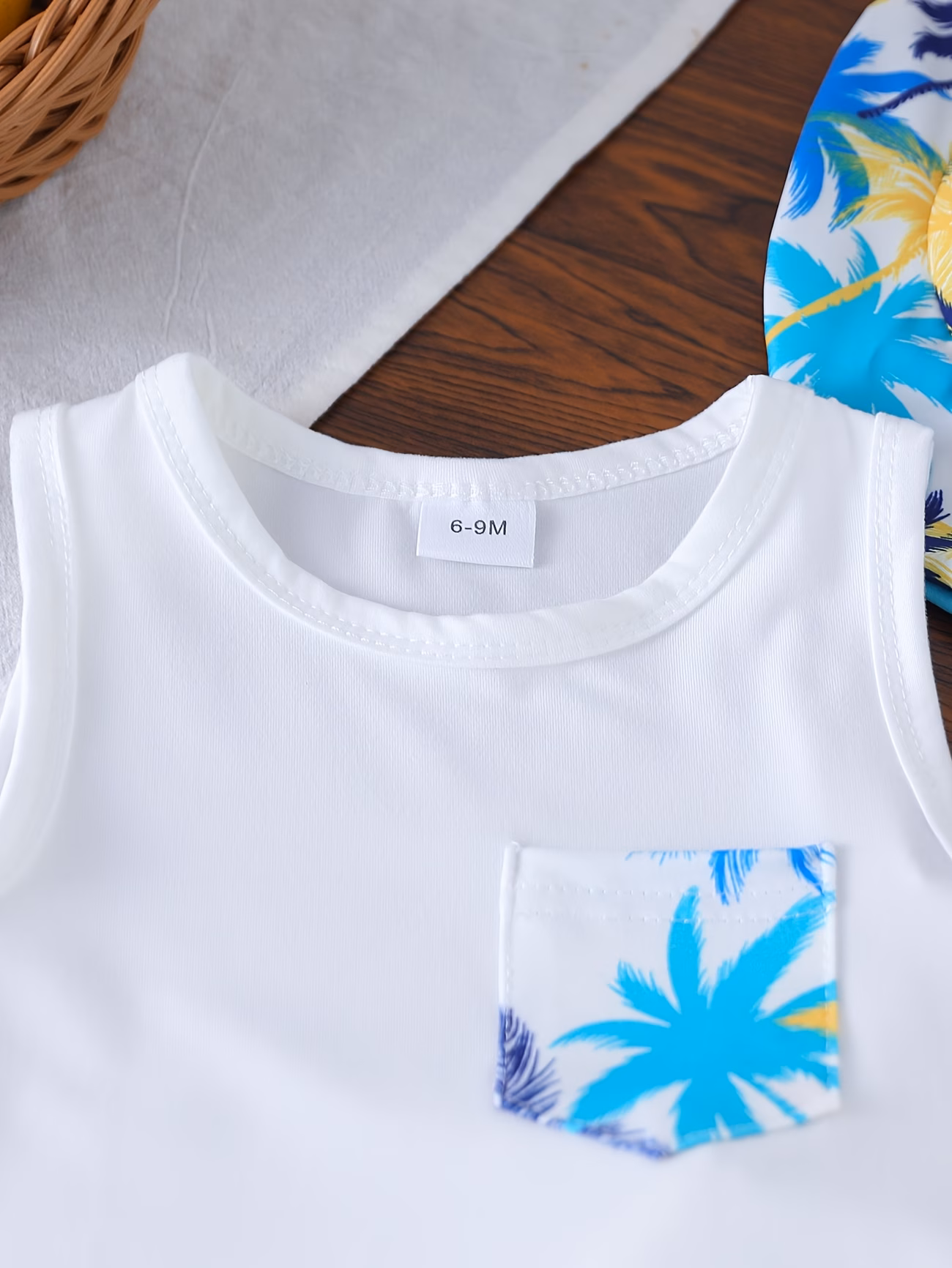 ensemble de plage dété pour garçon : ensemble 3 pièces comprenant un débardeur uni avec un imprimé cool et tendance et des poches à , un short avec une taille élastique, et un chapeau. idéal pour lété, la plage, les maillots de bain et les activités dété. parfait pour 2