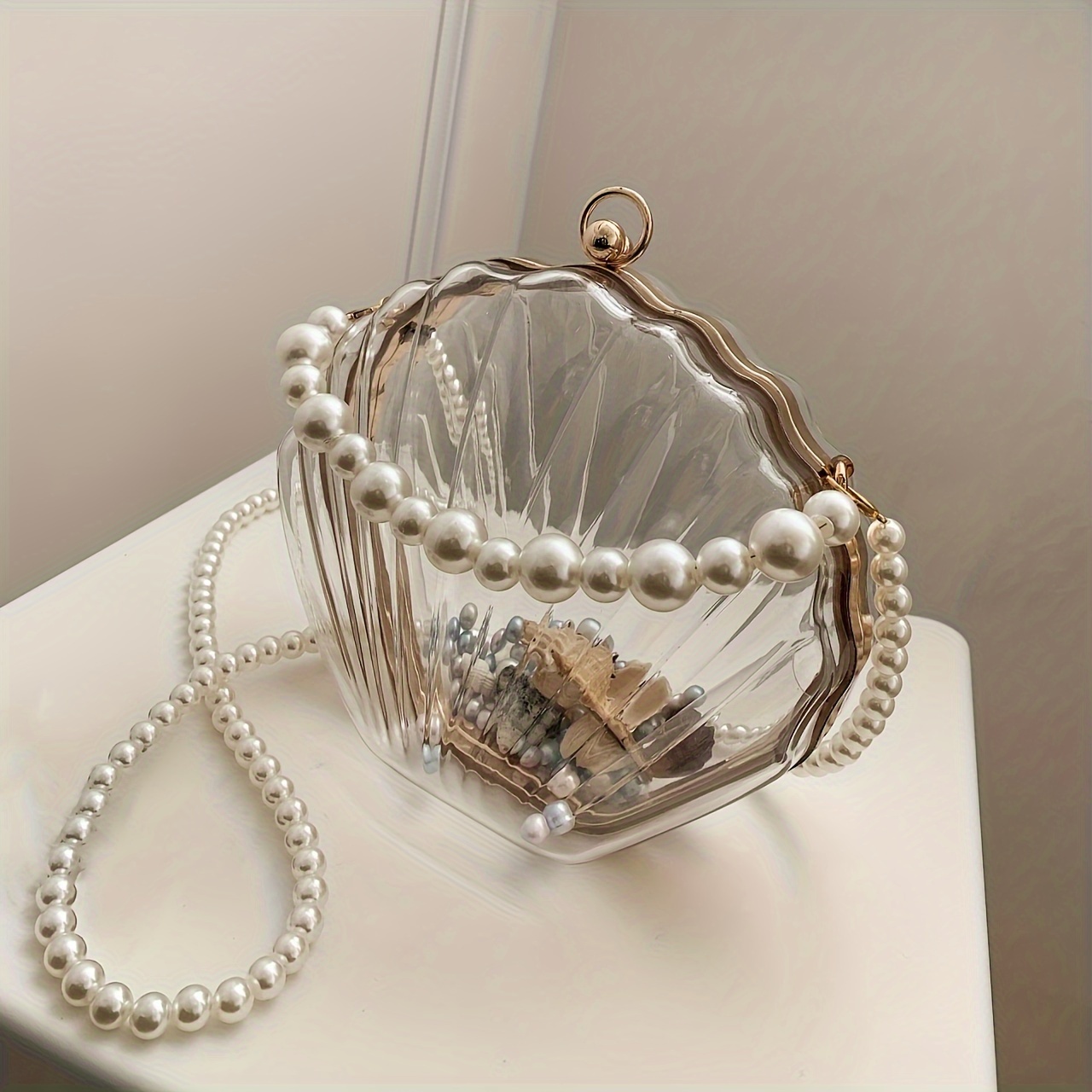 

Elegant Acrylic Shell Pearl Chain Crossbody Clutch – Transparent, Fashionable Handbag For Special Occasions