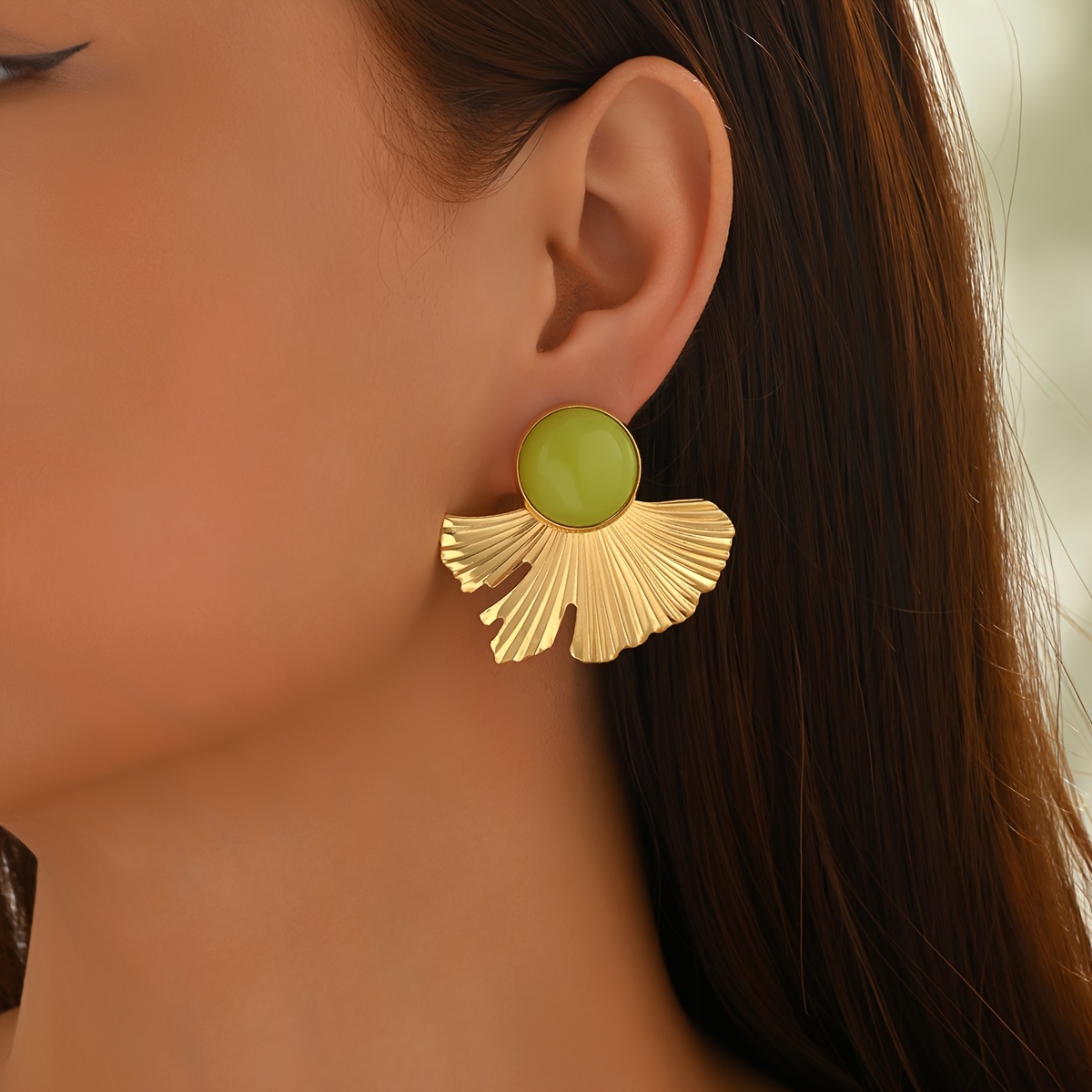 E-shop Ein Paar Retro-Ohrringe mit Ginkgo-Blättern und einem europäischen und amerikanischen Stil