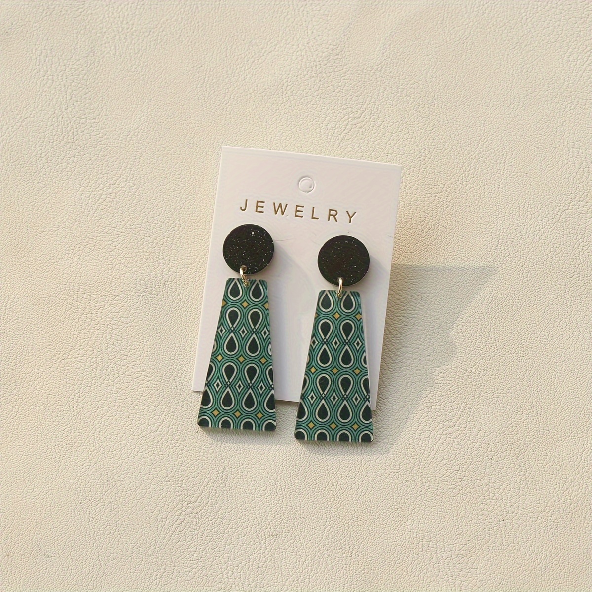 A Pair Of Vintage-style Ethnic Totem Flower Graffiti Trapezoidal Acrylic Pendant Earrings For Women At Parties
