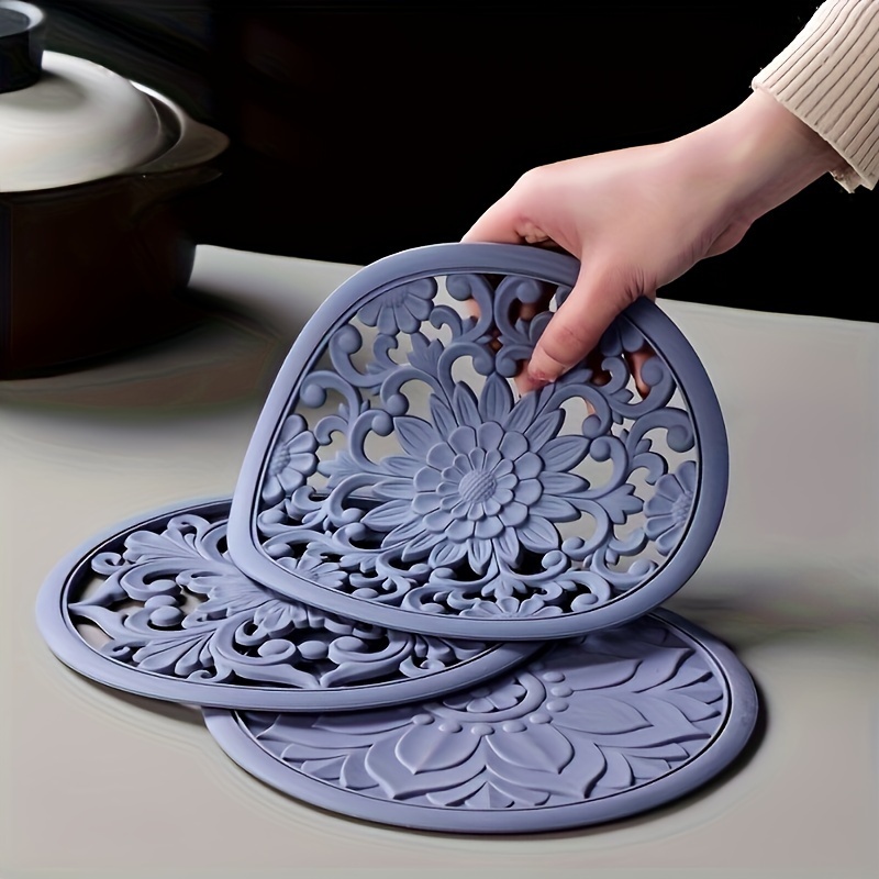 

3pcs, Coasters, Silicone Trivet Mats, Vintage Hollow-out Carved Design Table Mats, Heat-resistant Anti-scalding Pot Holder Coasters, Kitchen Accessories, Easy To Clean