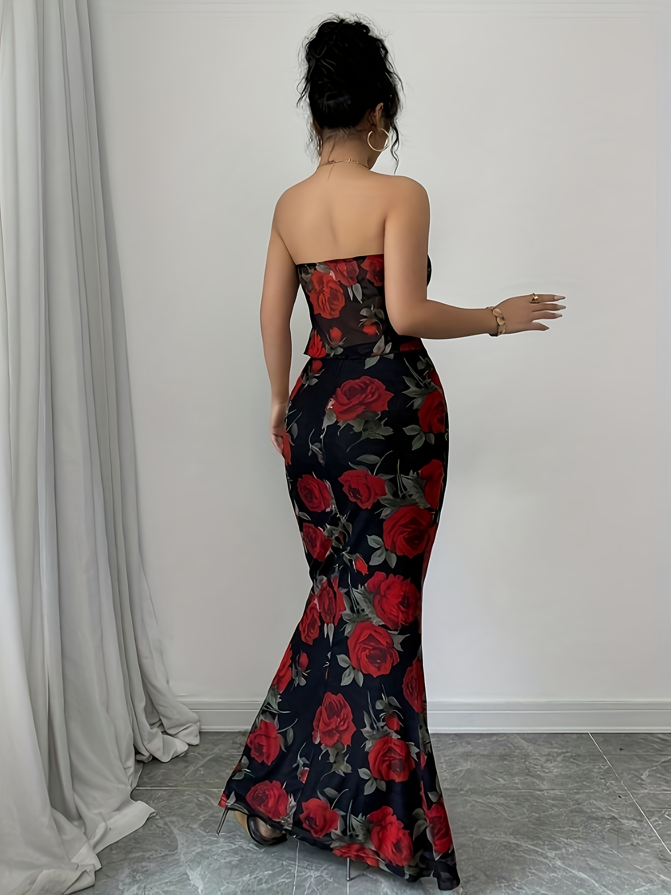 elegant two piece set featuring a red black rose print a Temu Spain
