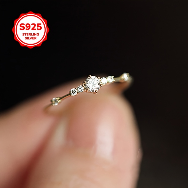 

925 Silver Zirconia Ring With 7 Small, Extremely Fine And , Fresh And Elegant, Suitable For Stacking, A Perfect Gift For Ladies On Holidays.