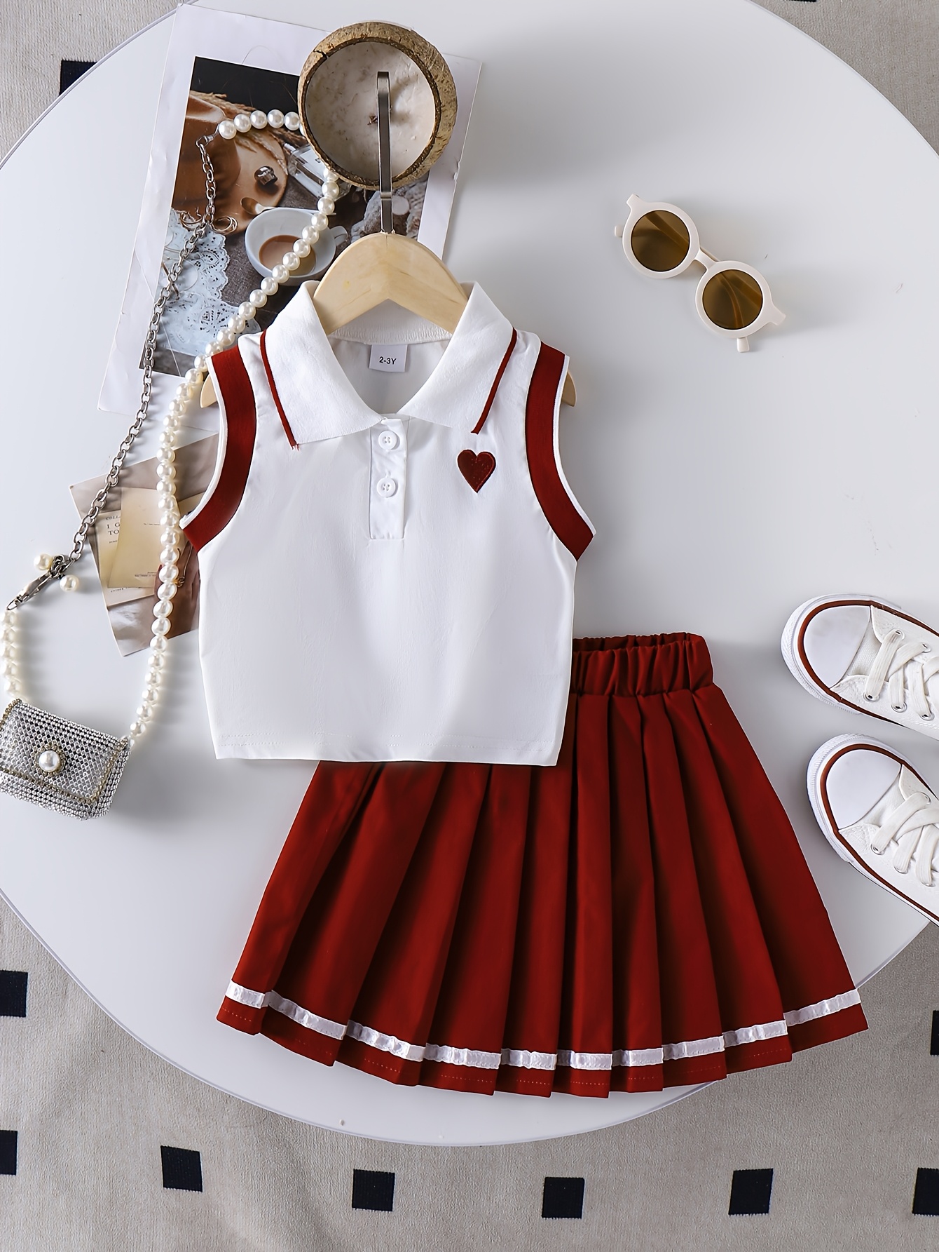 Conjunto de 2 Peças para Meninas de Verão com Regata Branca de Gola Polo  2