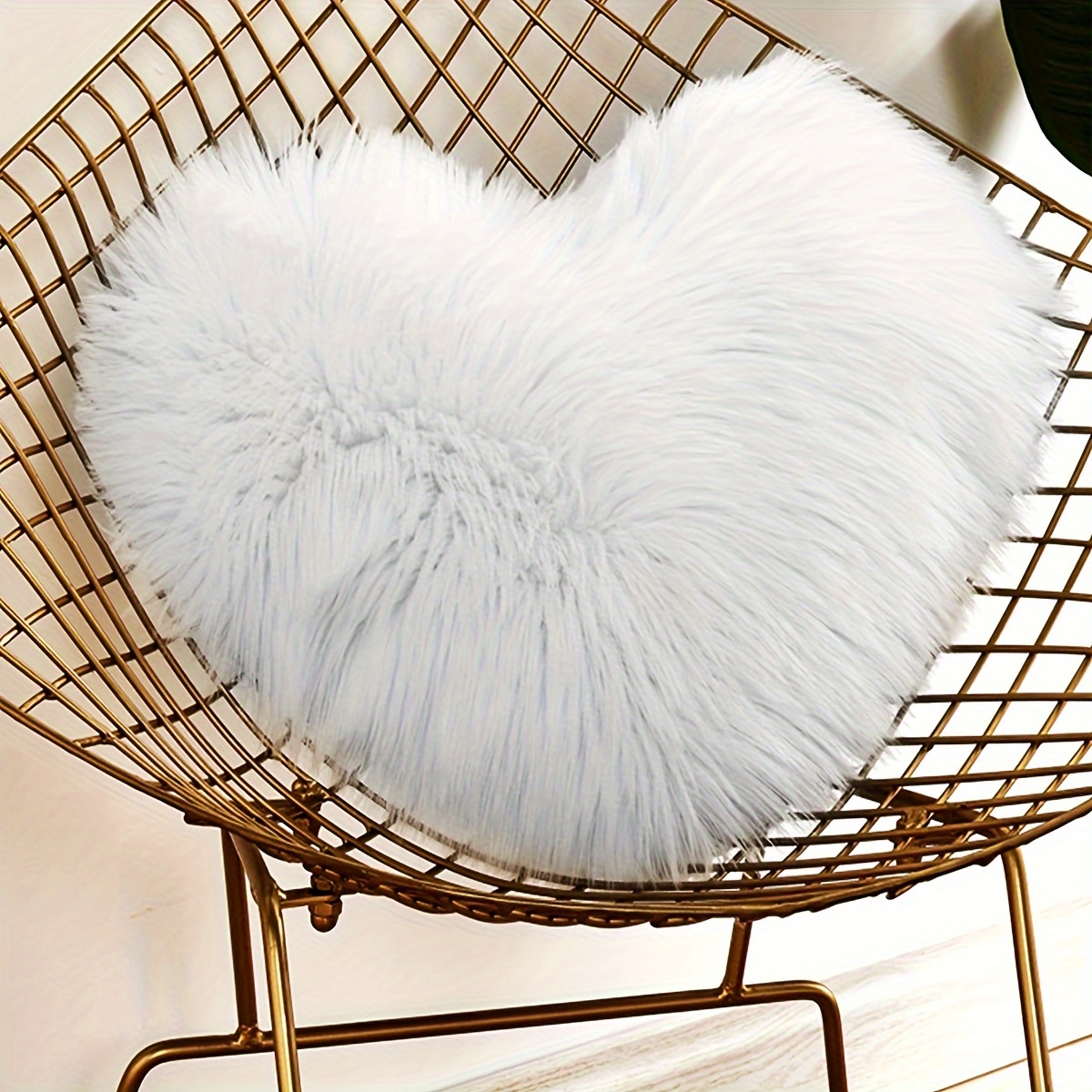 

1 Luxurious White Fur Throw Pillow Cover - Contemporary Style, Zippered, Hand-washable - Soft Plush Decorative Cushion Case For Sofa & Bedroom, Polyester/acrylic , No Insert Included