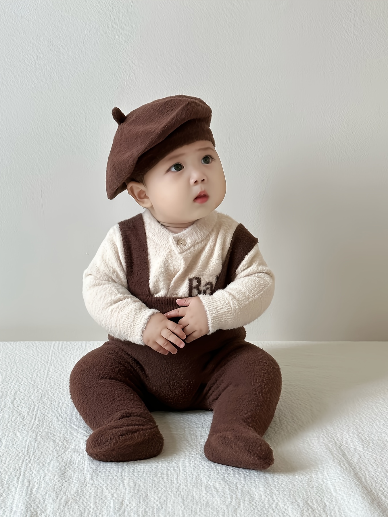 Herfst en Winter Zachte Pluche Vest + Gebreide Bandjesbroekje + Mutsen Romper Set, Schattige Modieuze Drie-Delige Outfit voor Lente, Unisex Onesie, Perfect voor Buiten