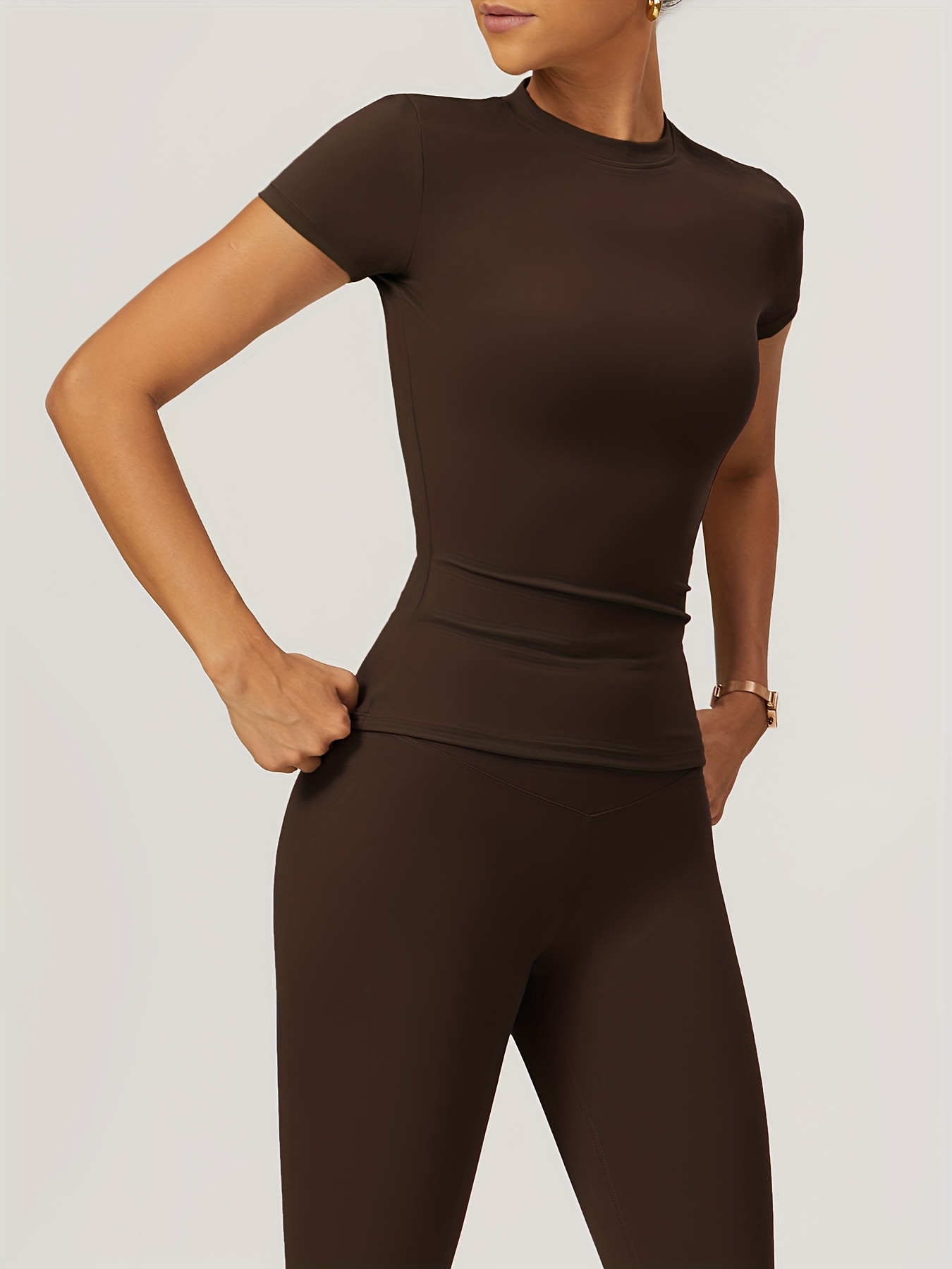 European And American Style Sportswear Set for Spring And Summer, Quick-Dry T-Shirt, Short-Sleeve Yoga Top, Solid Color Cover-Up for Outdoor Running And Fitness.