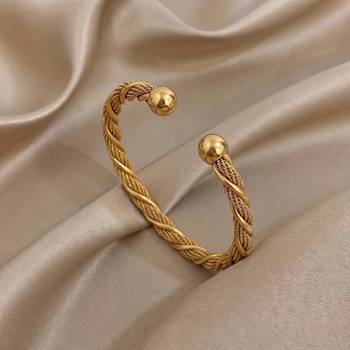 2pc Fashionable 18K Gold-Plated Bangle Jewelry Set