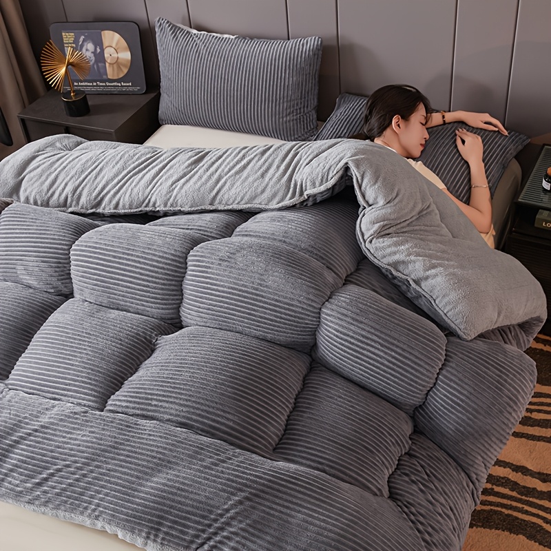 TEMU 1pc Luxury Milk Velvet Blanket, Comfortable Thickened Quilt, Instant Warmth Winter Blanket Thick Quilt High-quality 3-layer Warm Thickened