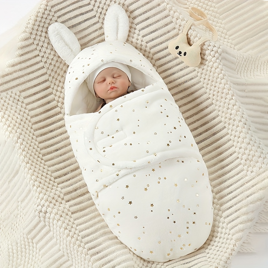 A Thick Hooded Scarf for Newborns, Ideal for Hospitals And Family Use, Designed to Keep Babies Warm, Perfect for Baptism Presents And Holiday Robes
