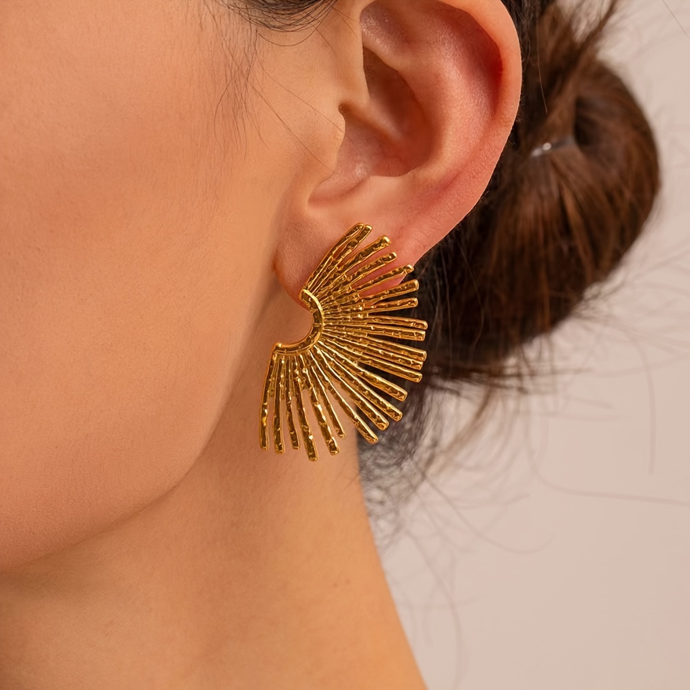 

Golden Half Sunflower Stud Earrings, 1 Pair Vintage & Elegant Style, Statement Jewelry For Women