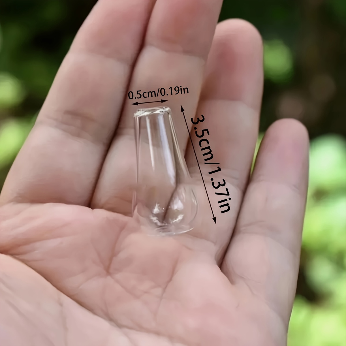 Image of 2pcs Mini Glass Vases, Exquisite Handmade Thumb Vase Set, Micro Flower Vases, Micro House Props Fake Vases, Suitable For Home And Office Desktop Decoration
