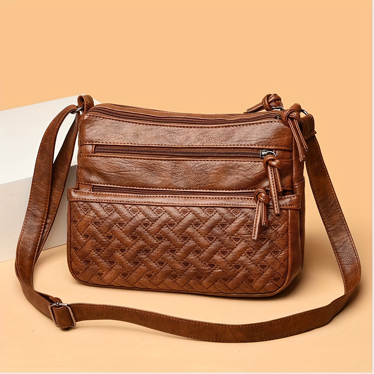 

Vintage Style Crossbody Bag With Checkered Pattern And Water-resistant Pu Material, Embroidered Detail, Adjustable Strap, Zipper Closure, And Multiple Pockets - Machine Washable, Polyester Lined