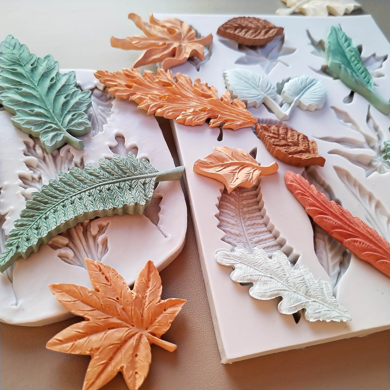 Stampo Silicone A Forma Di Foglia (2 Pezzi) – Per Cioccolato, Caramelle, Decorazioni