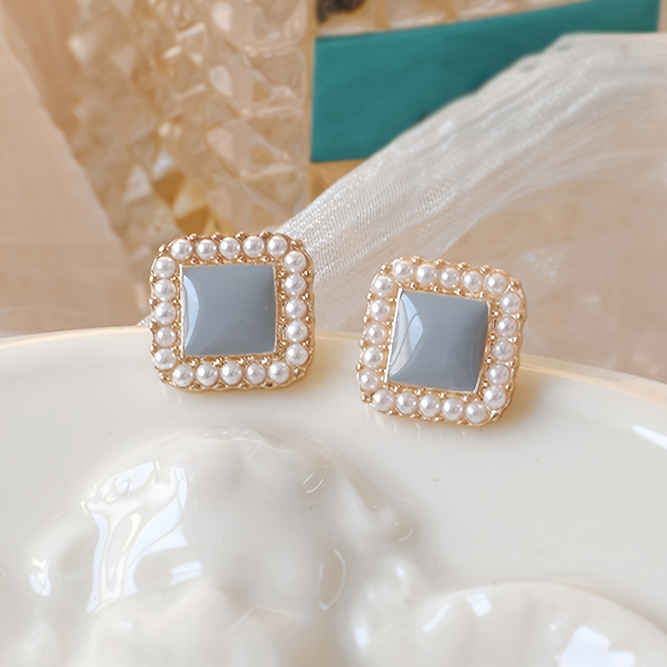 

Chic Geometric Square Pearl Stud Earrings For Women - Vintage & Minimalist Style, 925 Silvery Posts, Casual Attire Or Parties