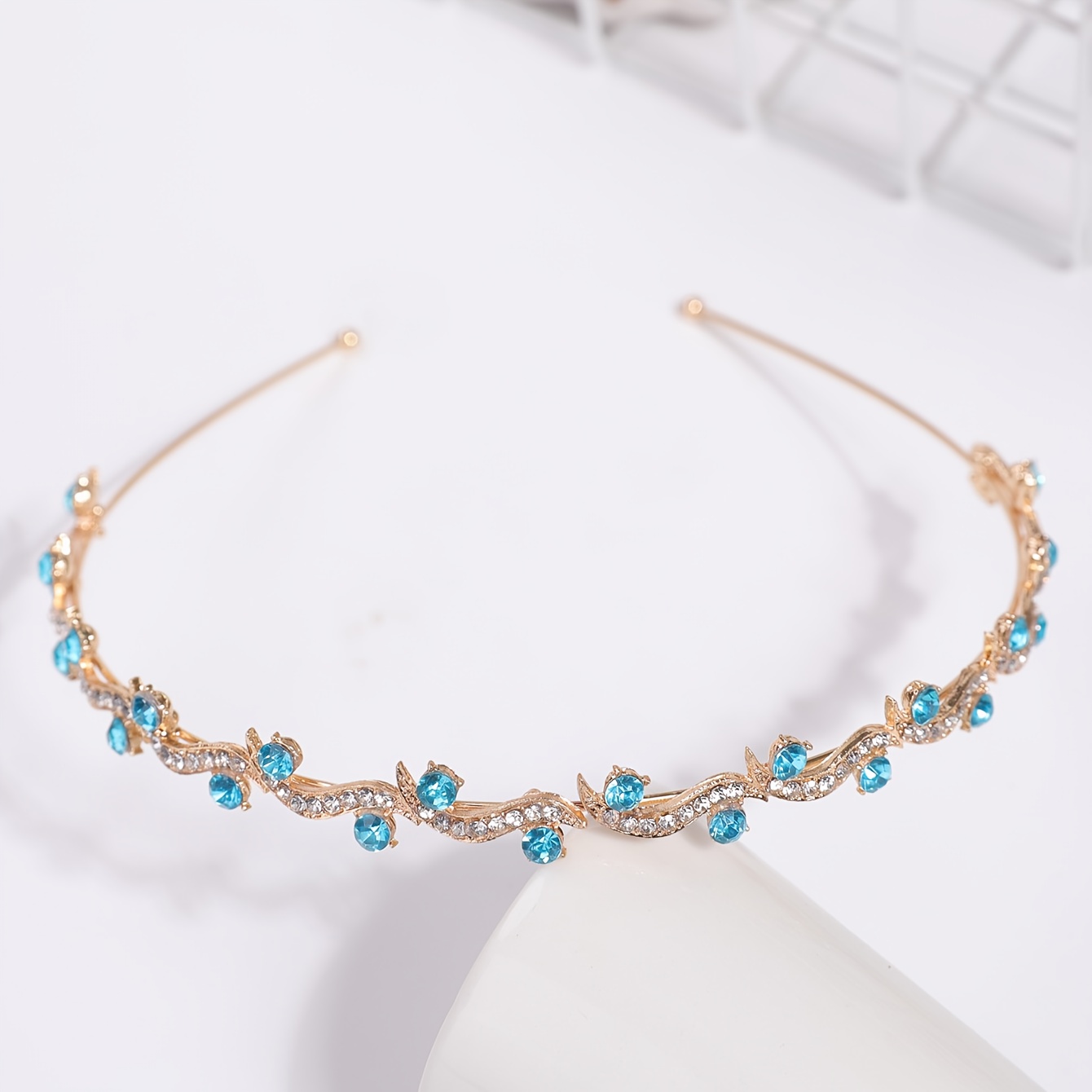 TEMU 1pc Fashionable Alloy Rhinestone Element Elegant And Luxurious Versatile Hairband For Everyday Styling