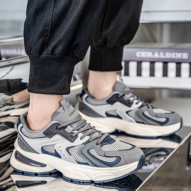 Baskets Running Homme Confort Plus Chaussures de Course Homme Légères et Résistantes à la Route - Baskets Basses Respirantes avec Soutien Cussonné, Semelle Antidérapante & Support de Voûte Plantaire, Idéales pour Entraînement, Randonnée ou Tenue Décontractée - Dessus en PU/Tissu & Semelle Intérieure EVA (Gris/Noir)