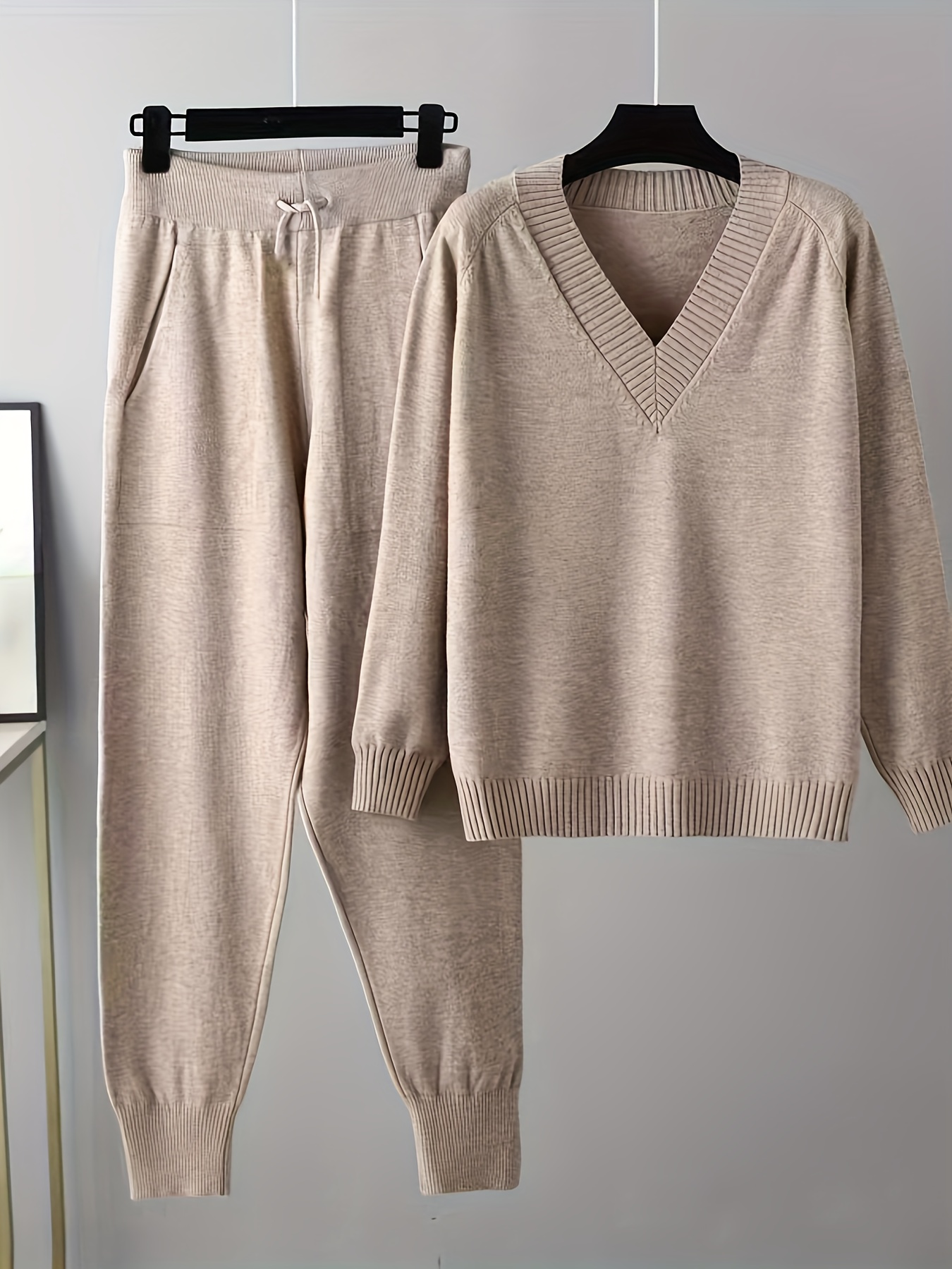 Fashionable V-neck Ladies Outfit