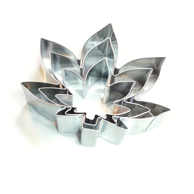Set Of 3 Stainless Steel Maple Leaf Cookie Cutters, Perfect For Projects To Create And Cakes In Festive Shapes, Suitable For Holidays
