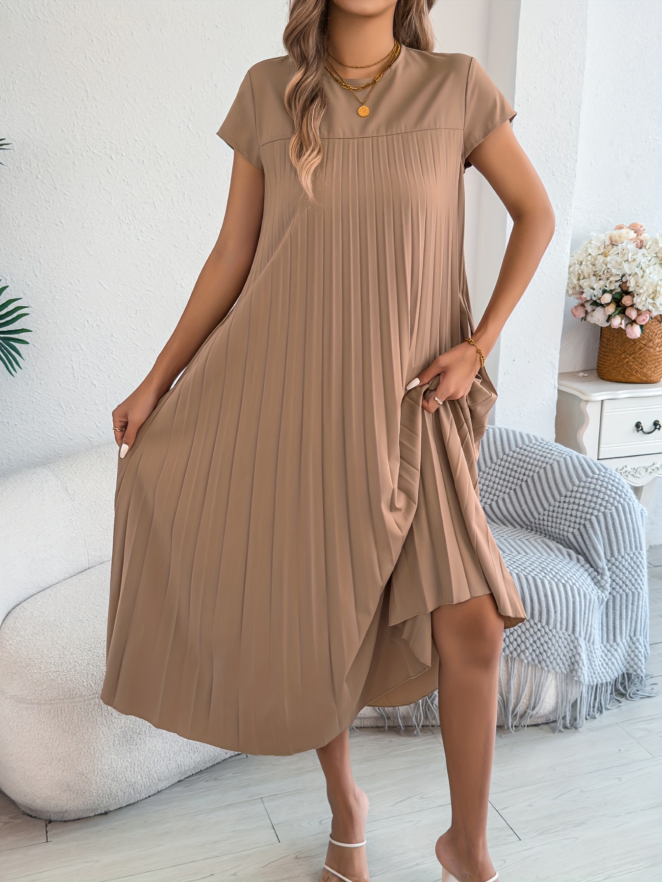 white christmas dresses Color Block Pleated Cami Maxi Dress | Women's Dresses main image 0